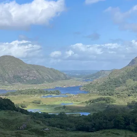 Stay-halfway Between And Tralee Vendégház 3*