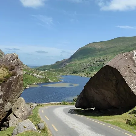 Pensión Stay-halfway Between And Tralee