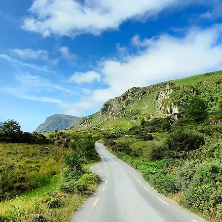 Stay-halfway Between And Tralee Guest house Killarney
