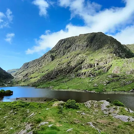 Stay-halfway Between And Tralee Killarney
